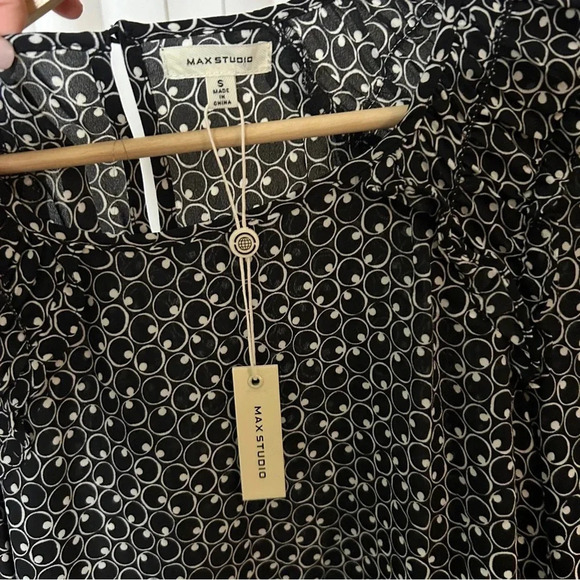 NWT - Max Studio Geometric Print Blouse - Size S - Picture 2 of 4